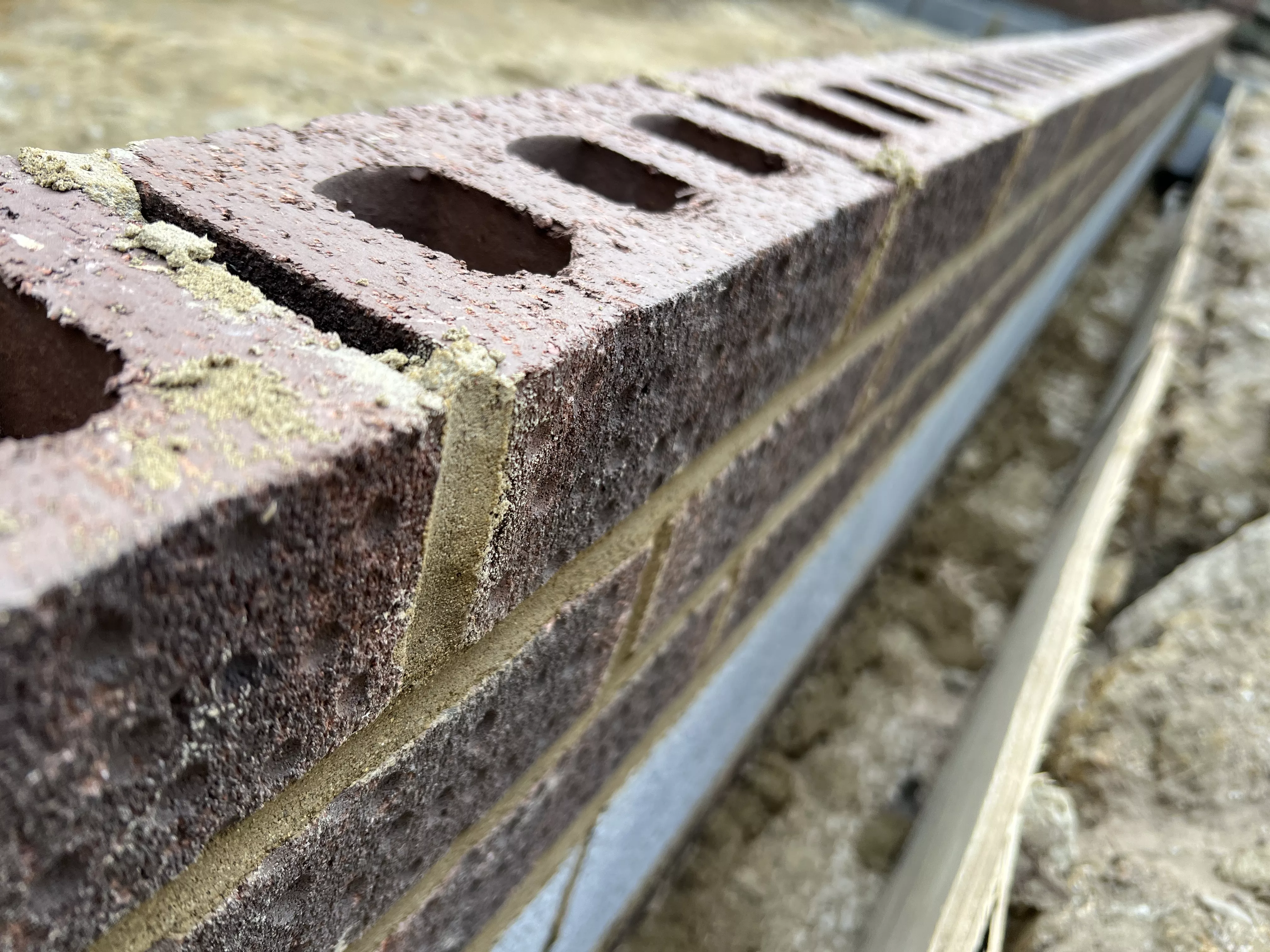 This is an image of a house extension brick wall built by B.W. Reed & Son in Bracknell, Berkshire
